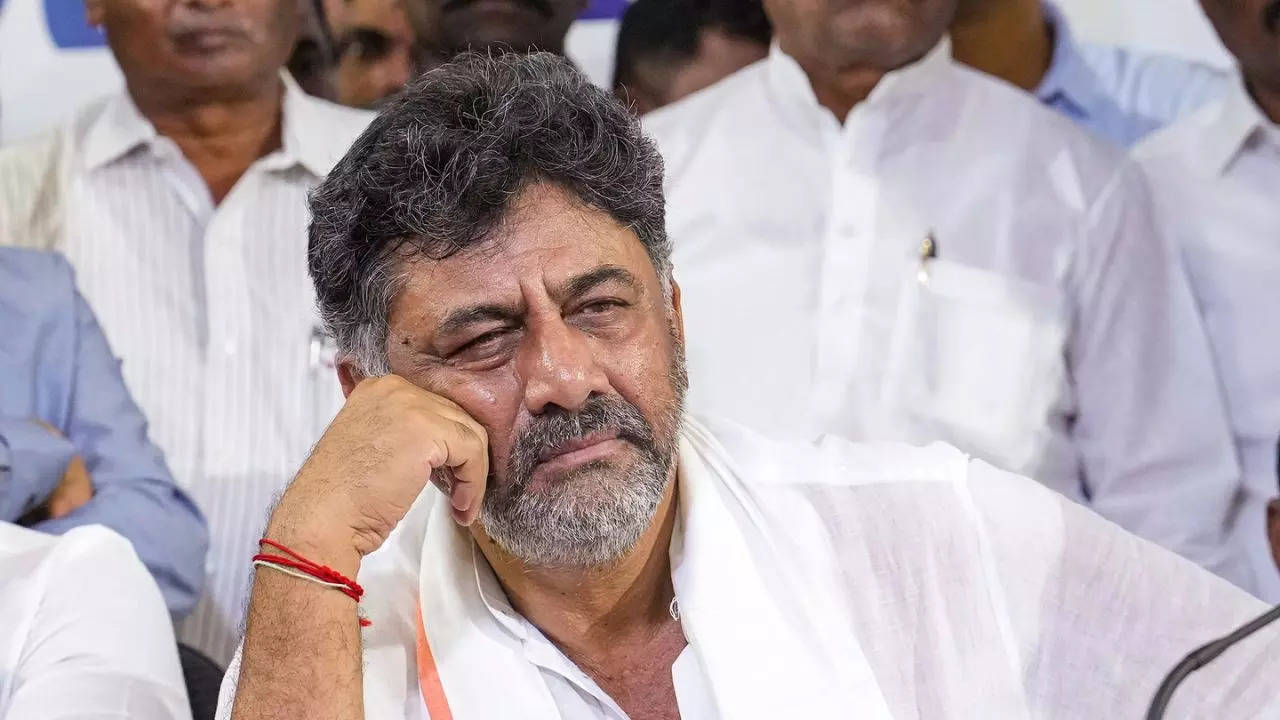 DK Shivakumar's Shoes Stolen