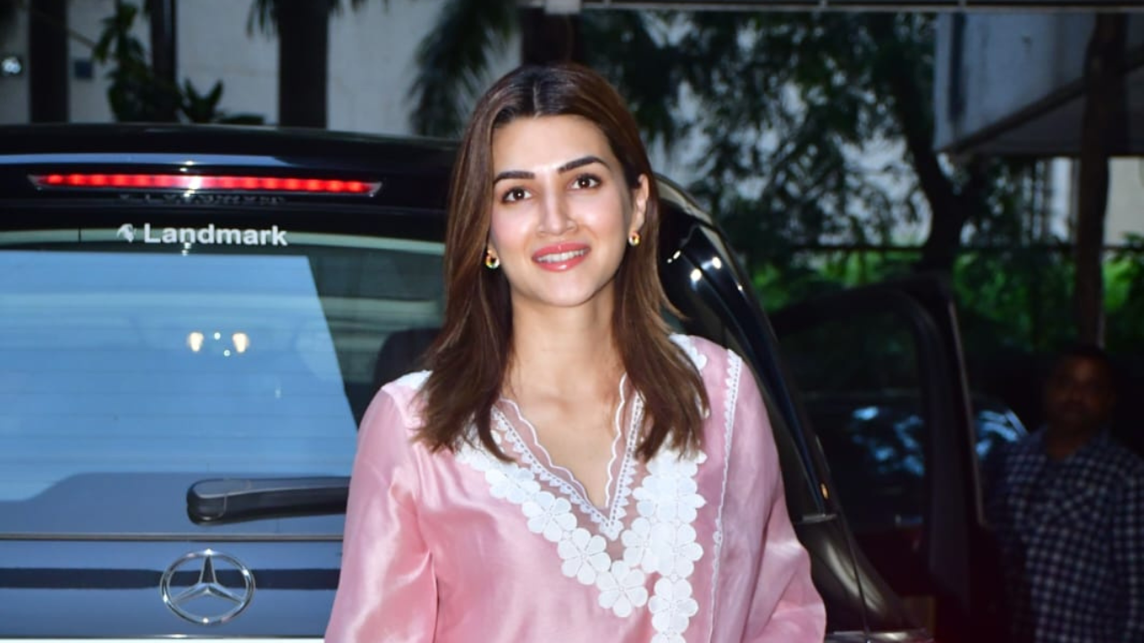 Kriti Sanon in pastel kurta set