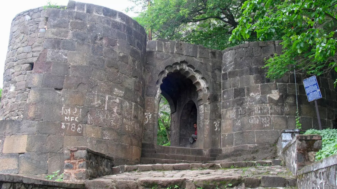 Shivneri fort