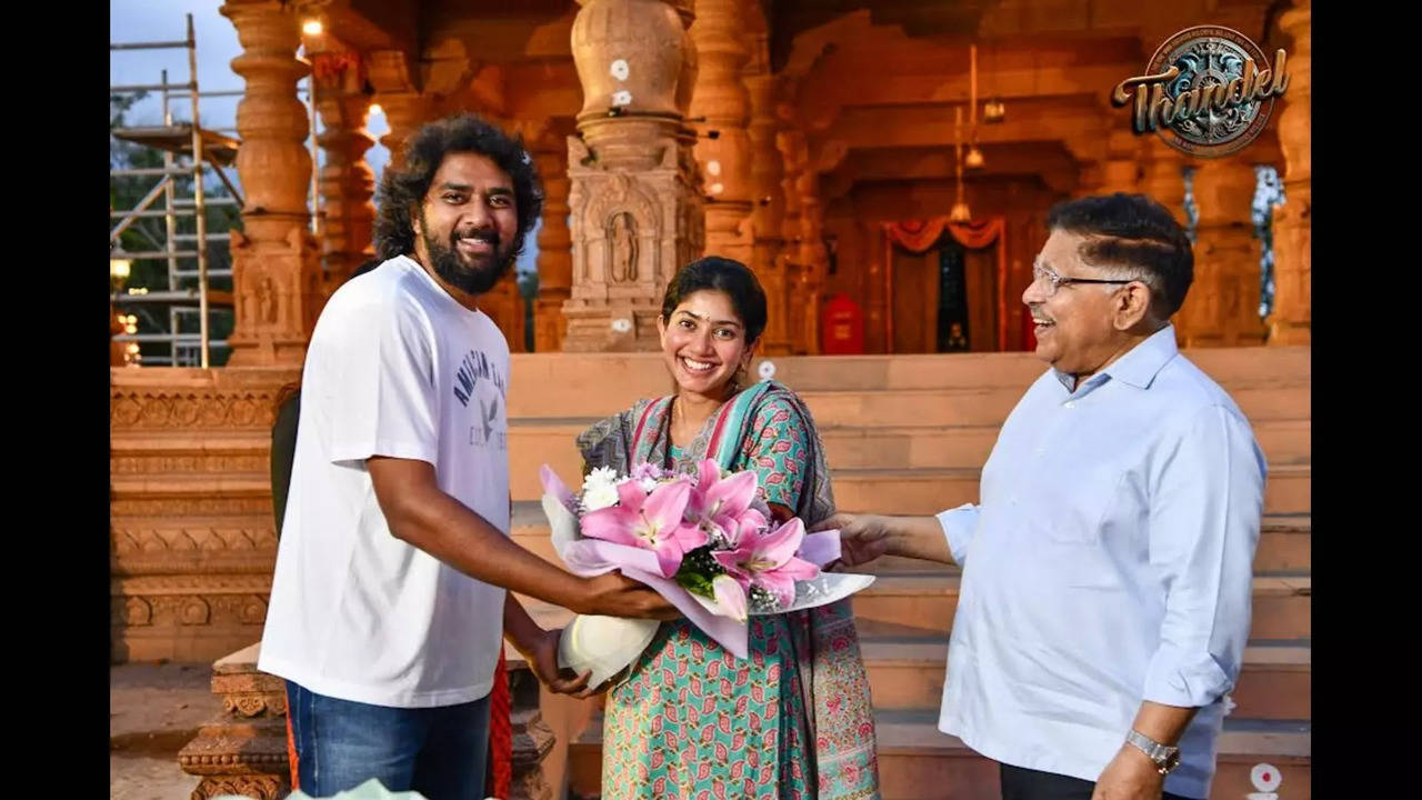 Sai Pallavi celebrates  Twin Filmfare Awards with Thandel team