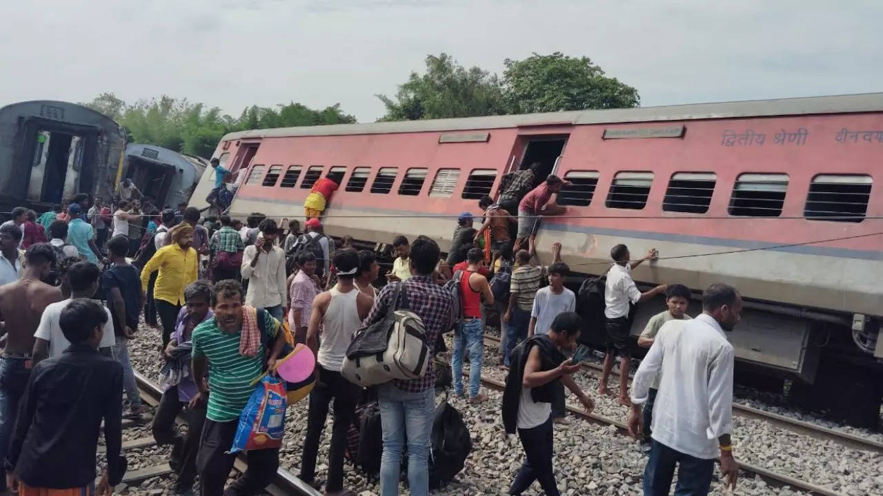 Gonda train accident