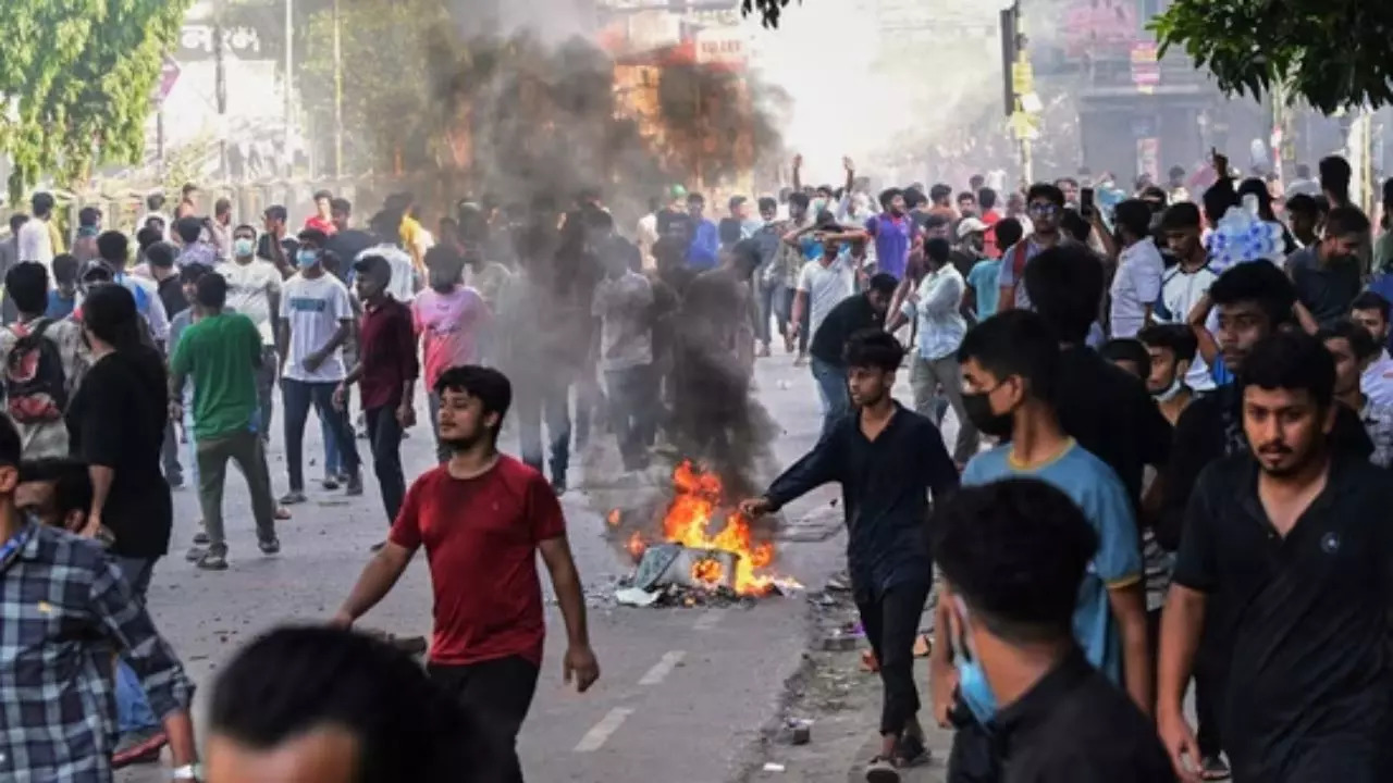 Bangladesh student protests escalate