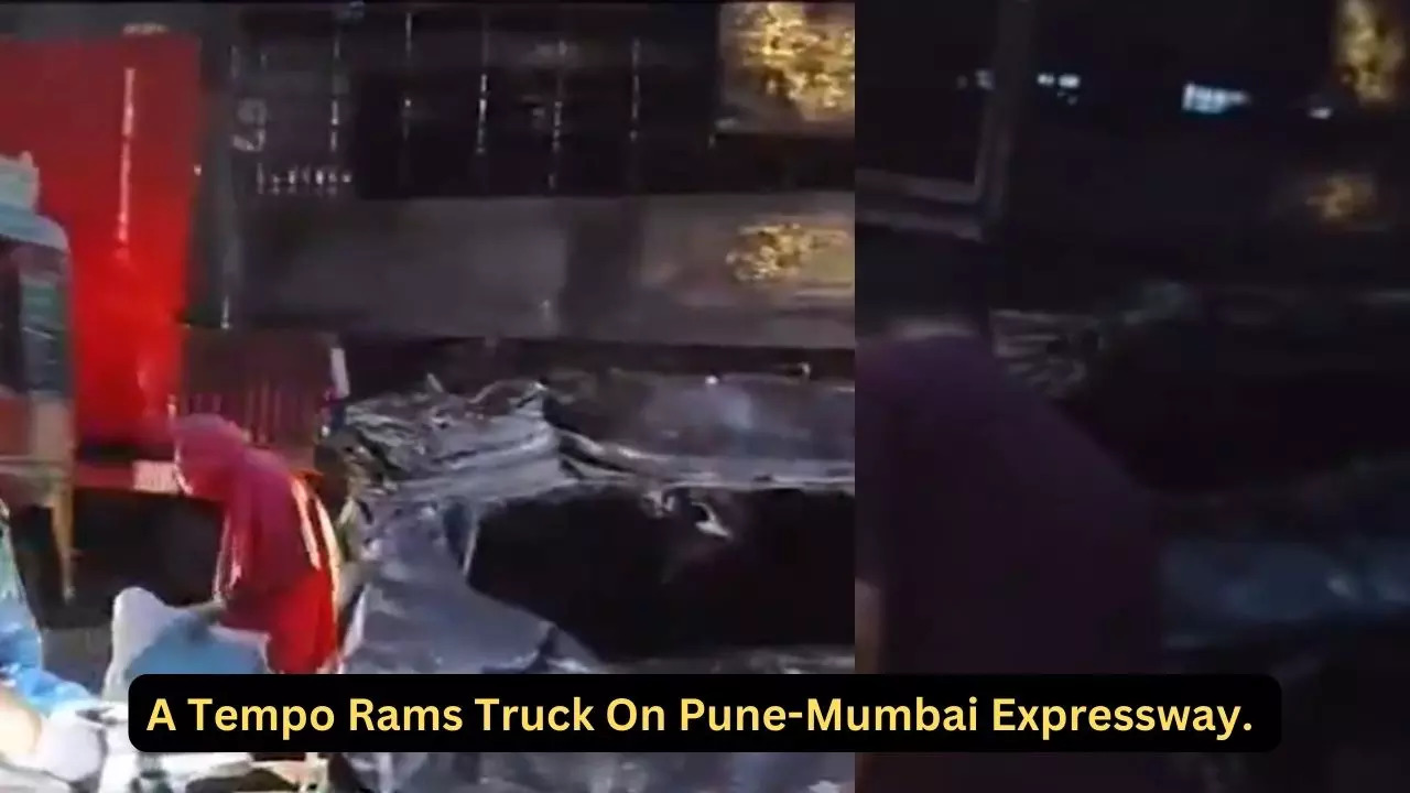 Tempo Rams Truck On Pune-Mumbai Expressway