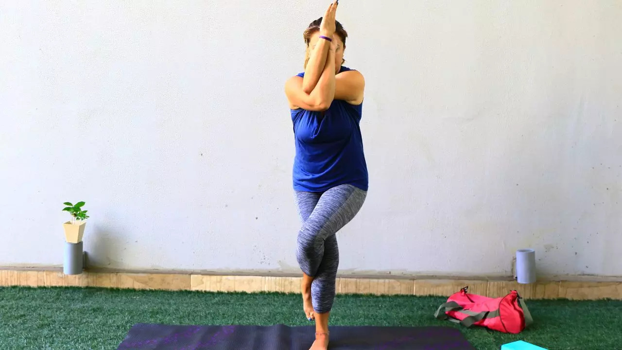 ​Health Benefits Of Garudasana​ And How To Do It