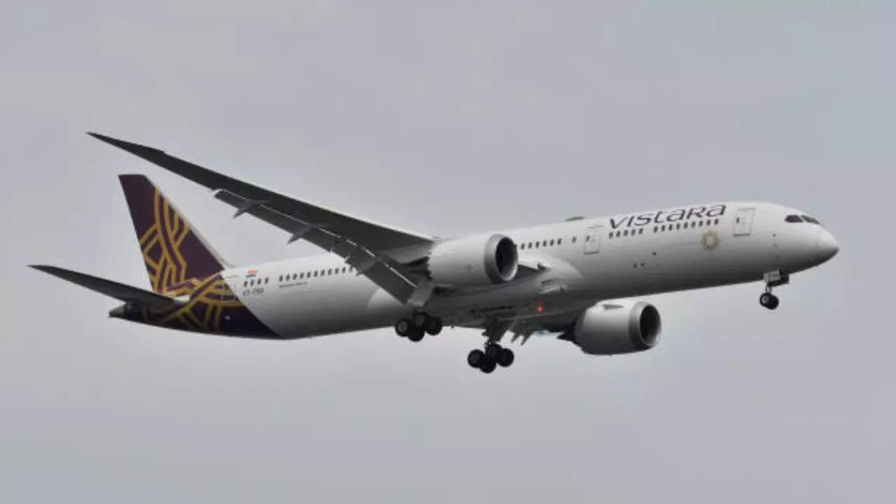 Vistara Flight Diverted Due to Bad Weather in Mumbai