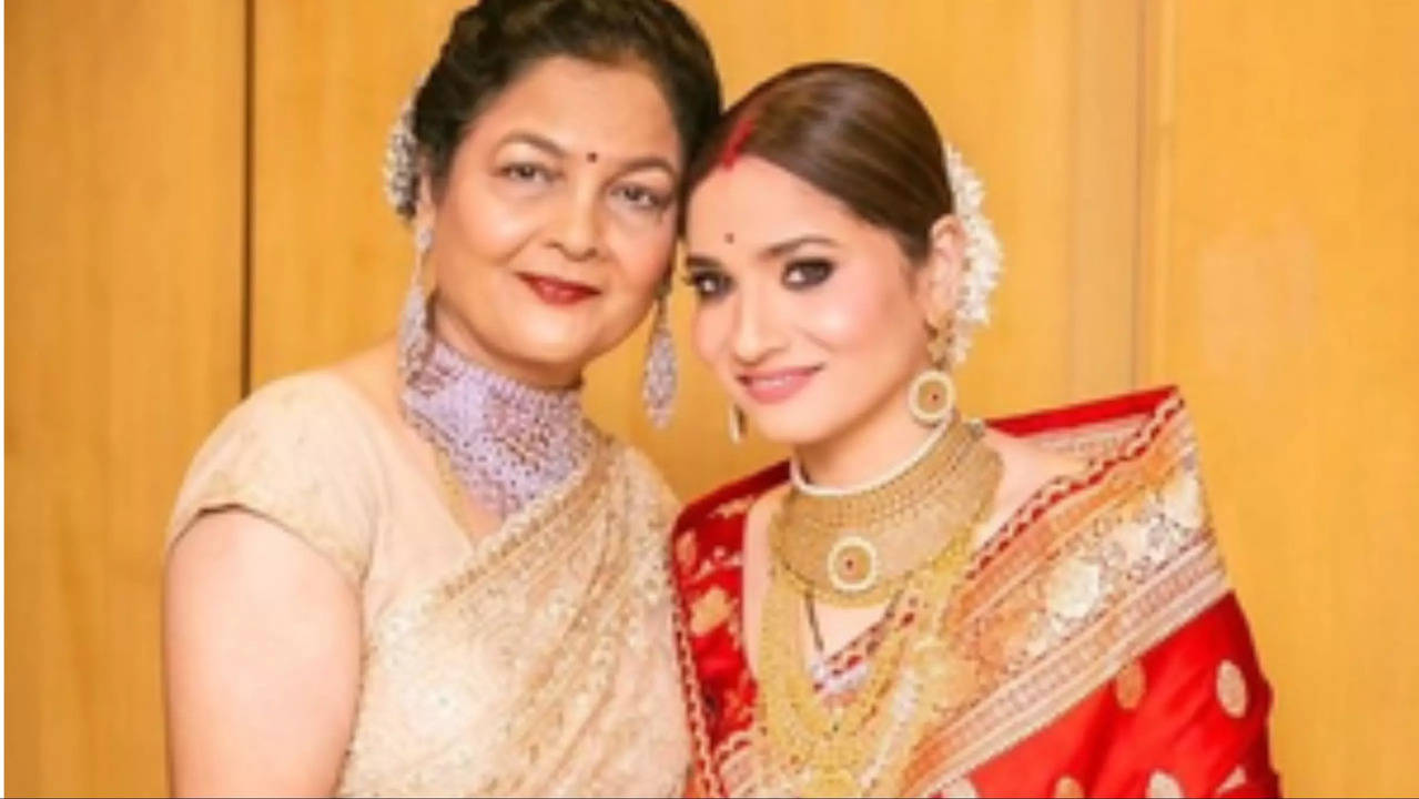 Ankita Lokahnde Pens An Emotional Note For Her Mother On Guru Purnima