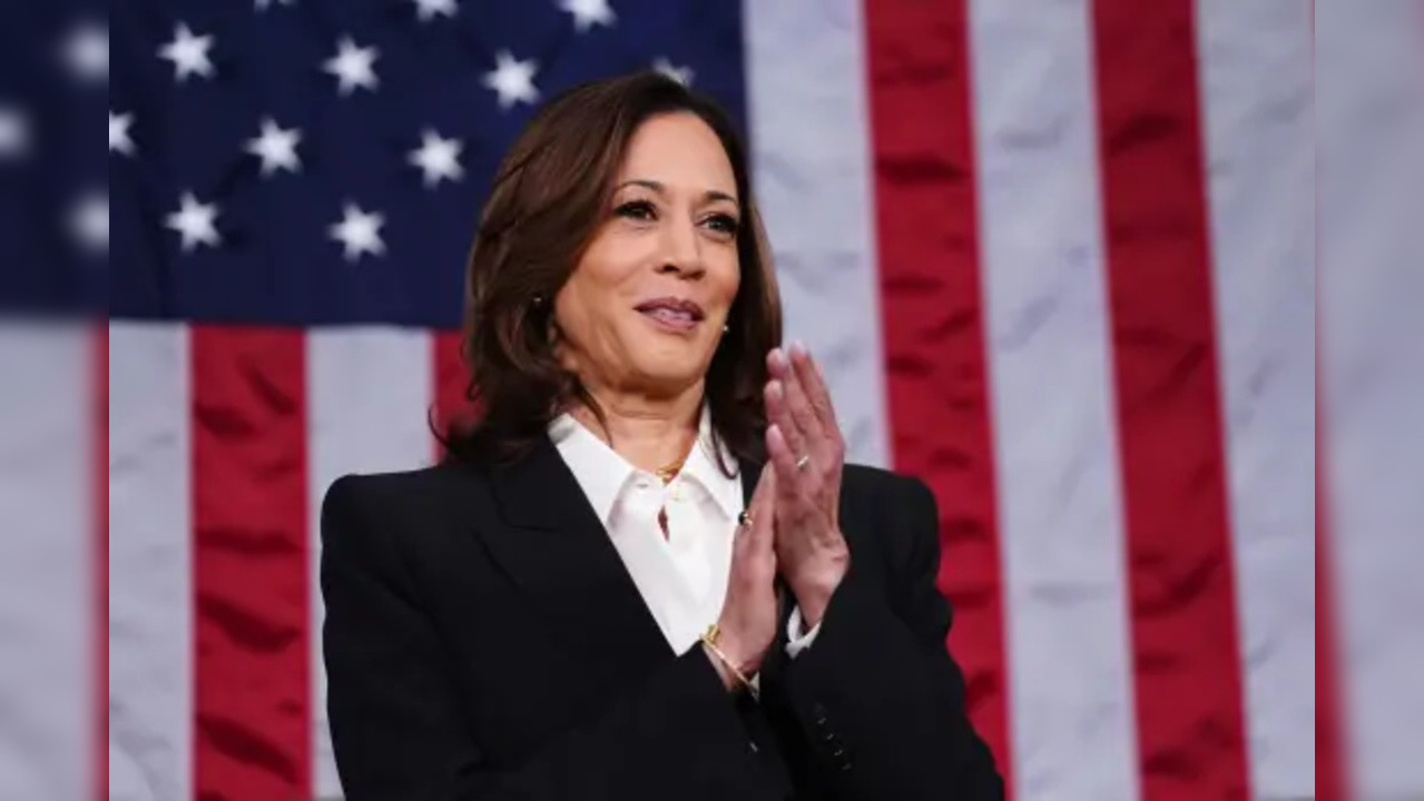 Kamala Harris Backed By Many Dems