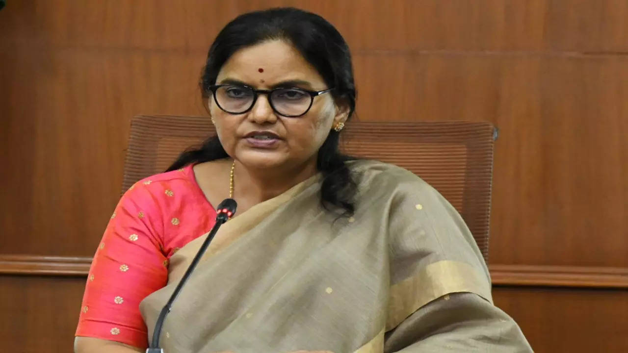 telangana cs shanti kumari