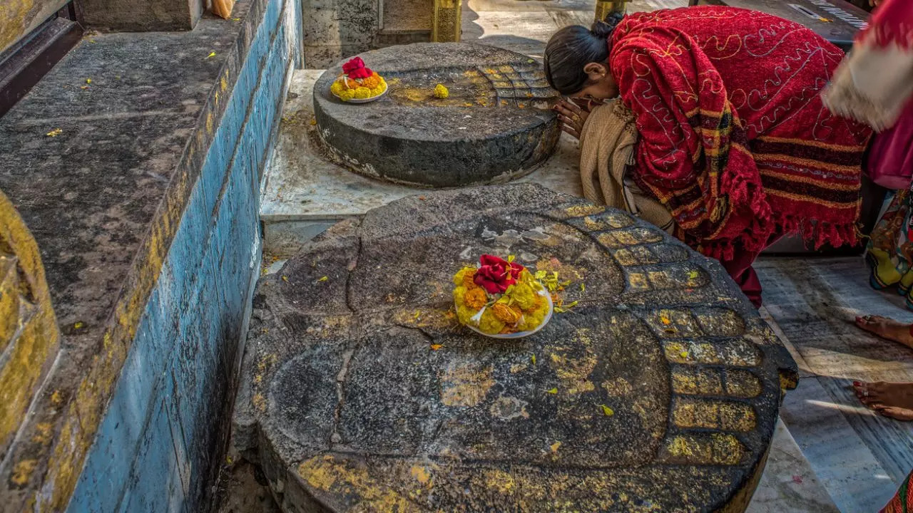 All About Vishnupad And Mahabodhi Temple Corridors That Will Be Developed In Bihar. Credit: istock