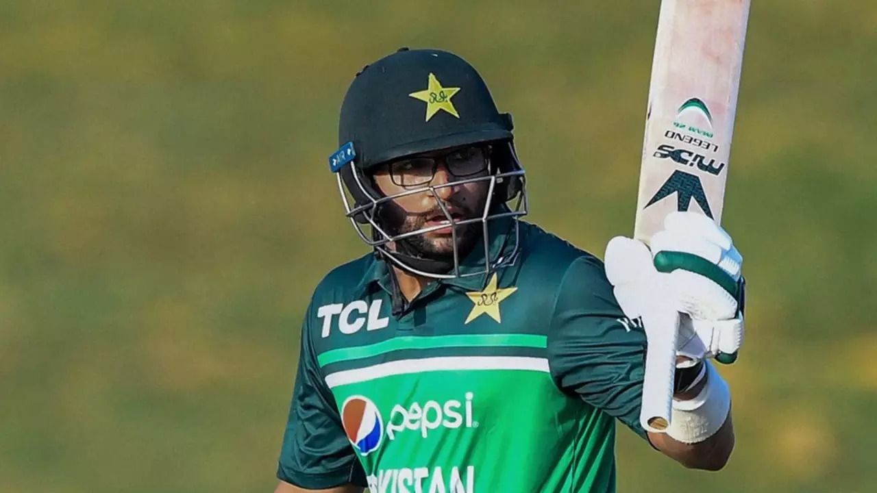 ''The Most Pathetic Question!'' : Pakistan Journalist Trolled For Comparing India Legend With Imam-ul-Haq