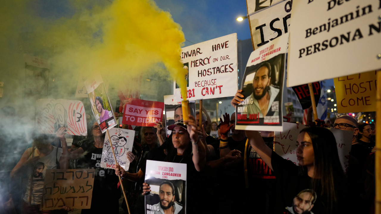 Pro-Palestinian Protestors Clash With DC Police