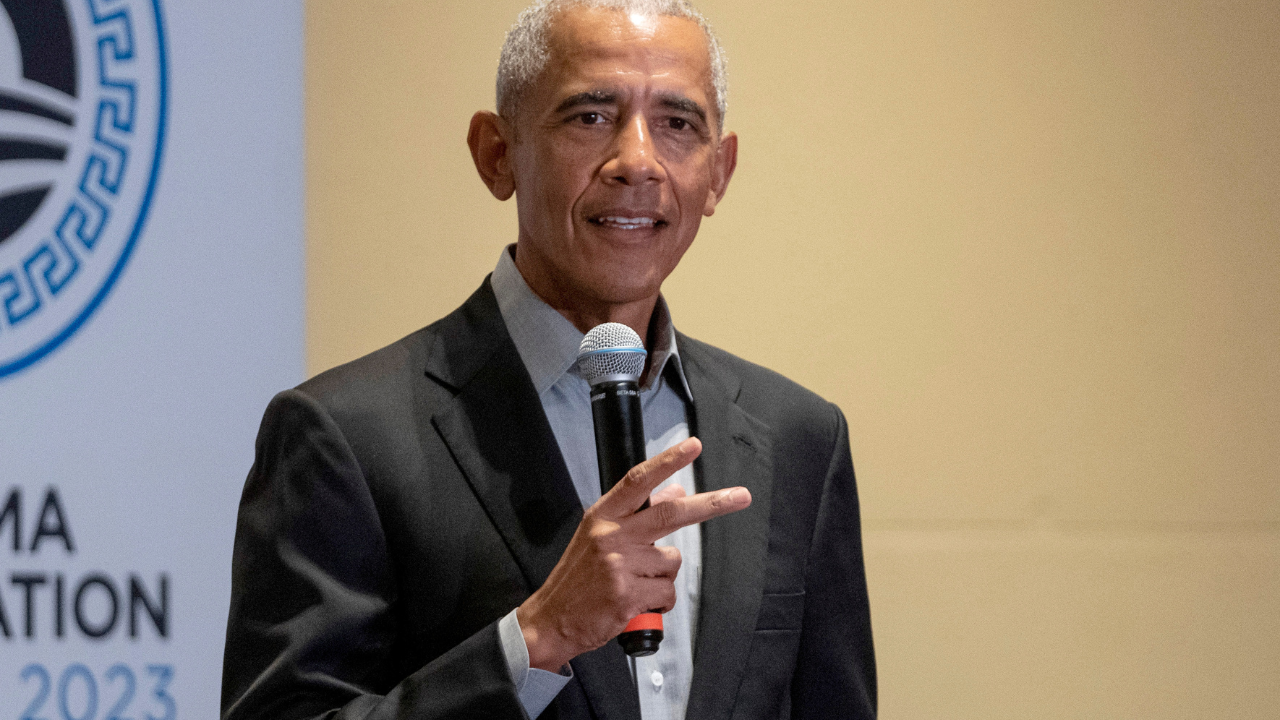 Barack Obama Believes Kamala Harris Is 'Incompetent'