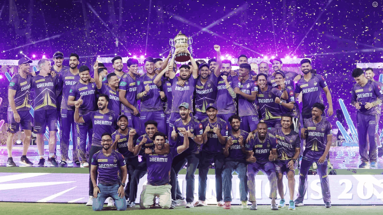 KKR IPL 2024 trophy BCCI 2 (1)