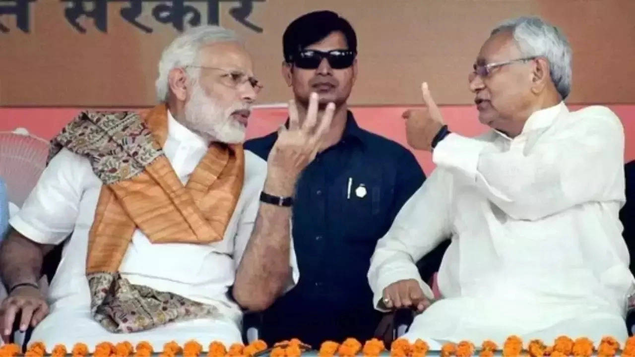 Narendra Modi with Nitish Kumar