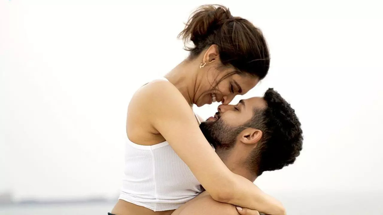 Siddhant Chaturvedi Recalls Father's Advice About Intimate Scenes With Deepika In Gehraiyaan