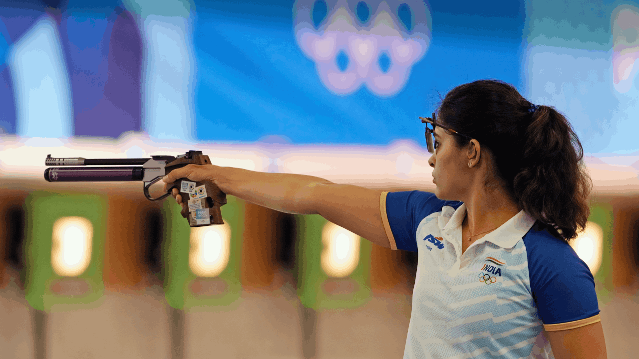 Manu Bhaker Paris 2024 AP