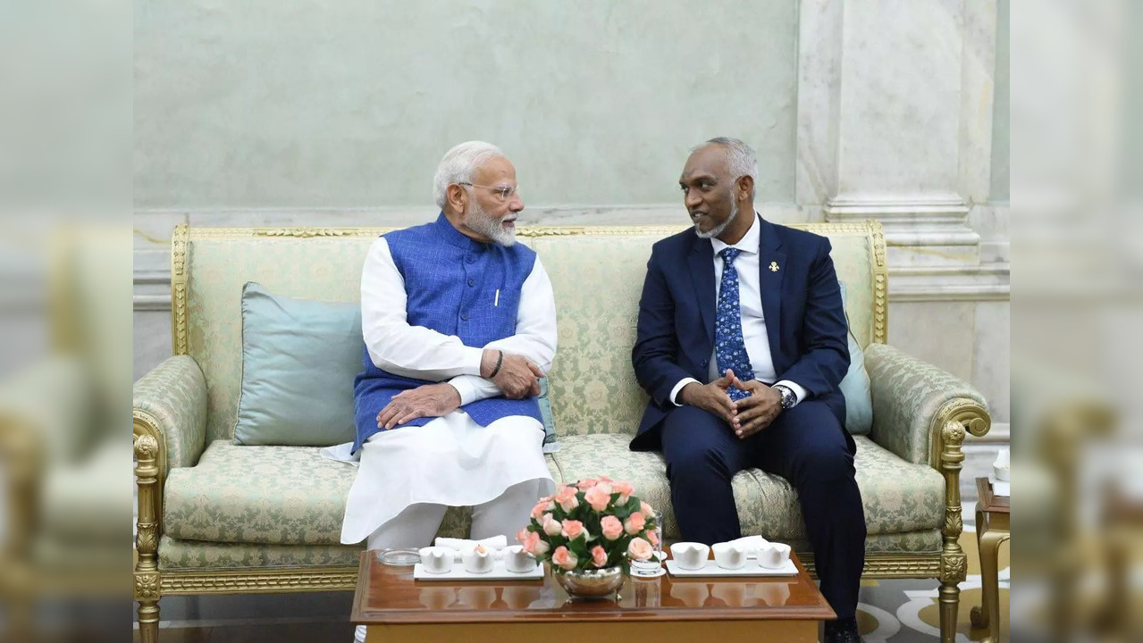 PM Modi with Maldivian President Mohamed Muizzu