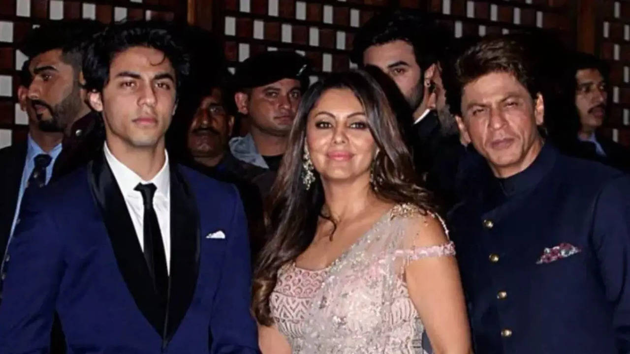 Shah Rukh Khan, Gauri Khan and Aryan Khan