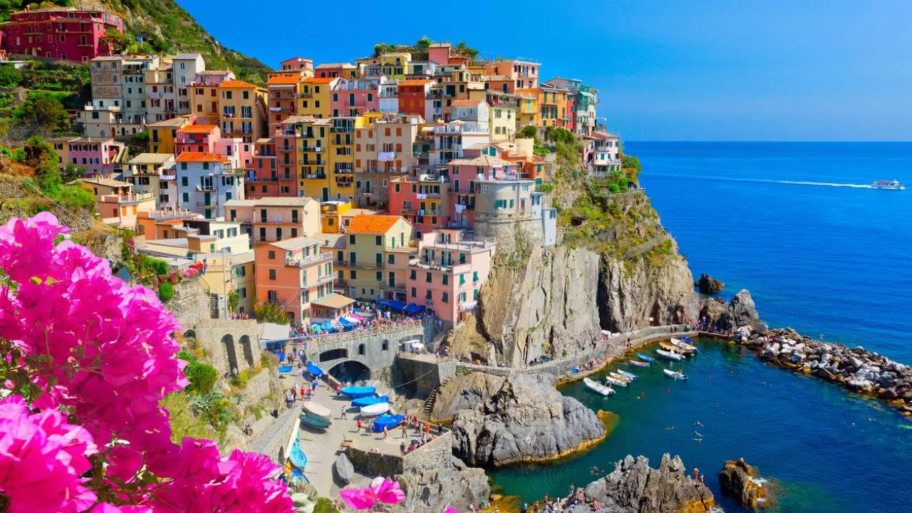 Cinque Terre's Path of Love reopens after 12 years. Credit: iStock