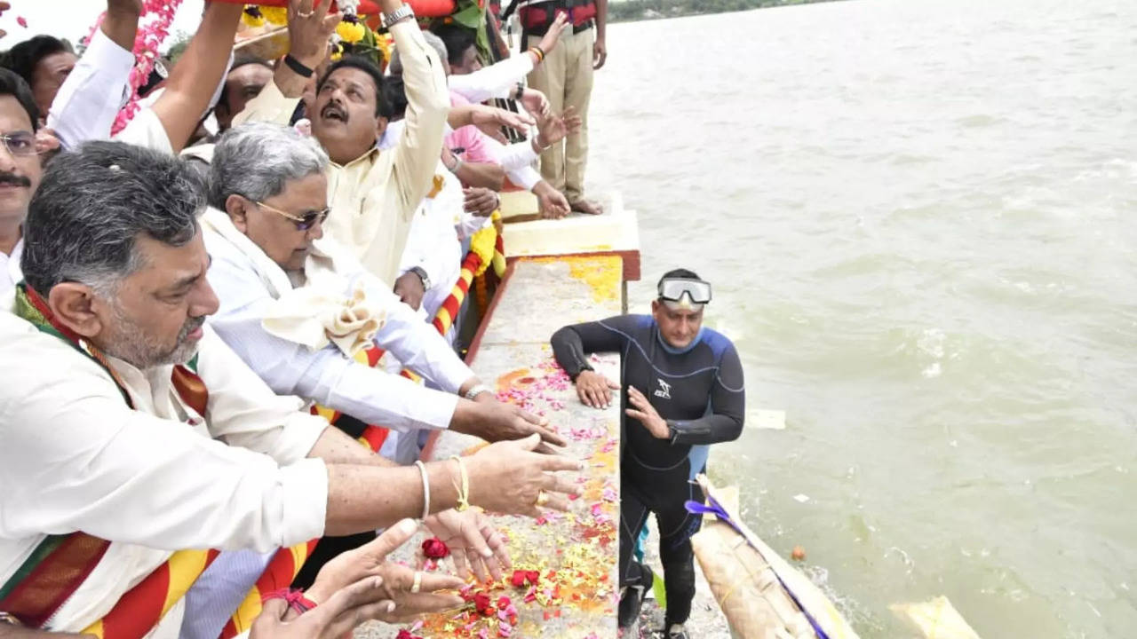 ಕಾವೇರಿಗೆ ಬಾಗಿನ ಅರ್ಪಿಸಿದ ಸಿಎಂ ಸಿದ್ದರಾಮಯ್ಯ