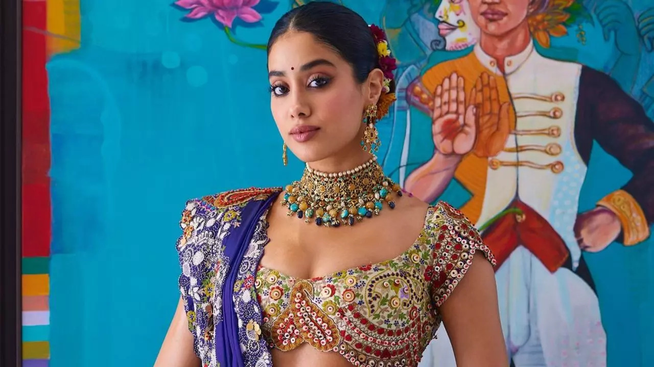 Step-By-Step Guide To Janhvi Kapoor’s Glam Makeup From The Ambani Wedding