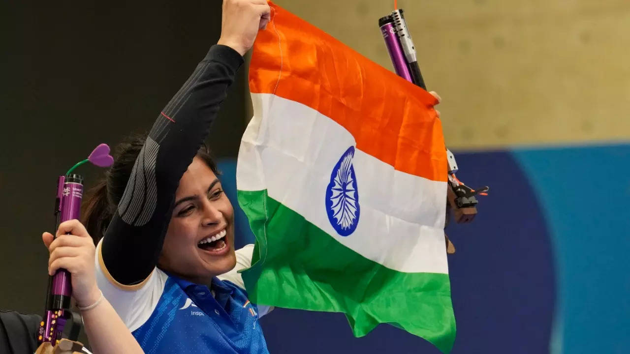 Manu Bhaker Creates HISTORY At Paris Olympics 2024, Becomes First Indian In 124 Years To...