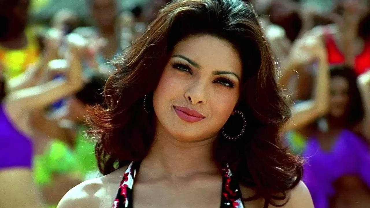 Mujhse Shaadi Karogi Anniversary: Priyanka Chopra Celebrates '20 Years Od Being Rani'