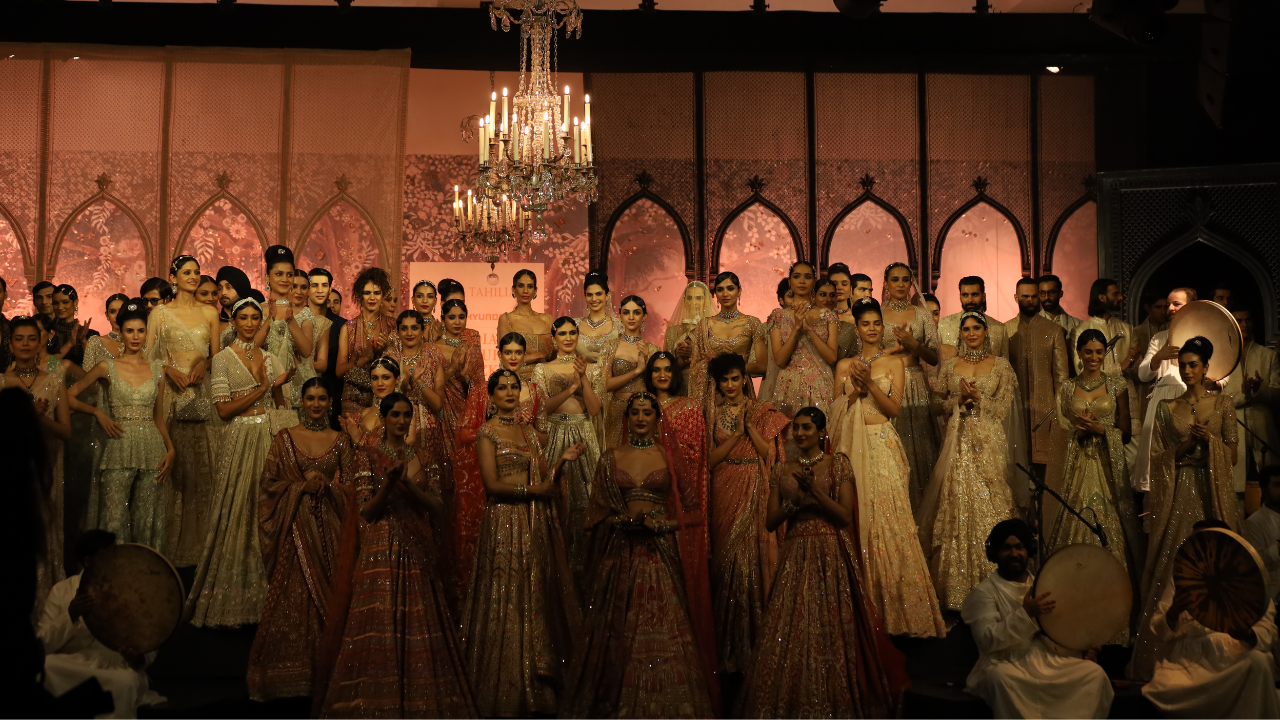 Tarun Tahiliani repeats couture show