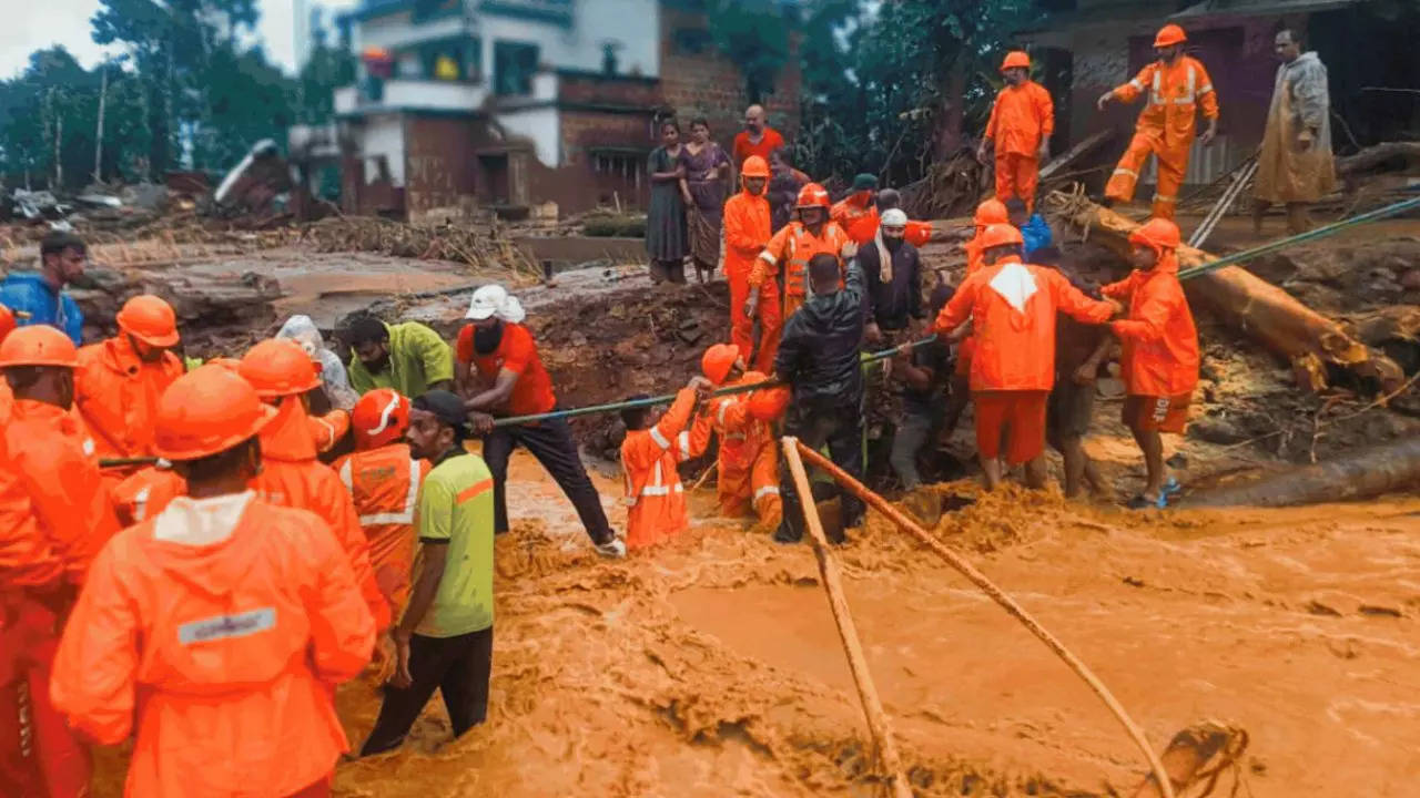 Wayanad Landslide Update death toll rises rescue operation going on army deployed