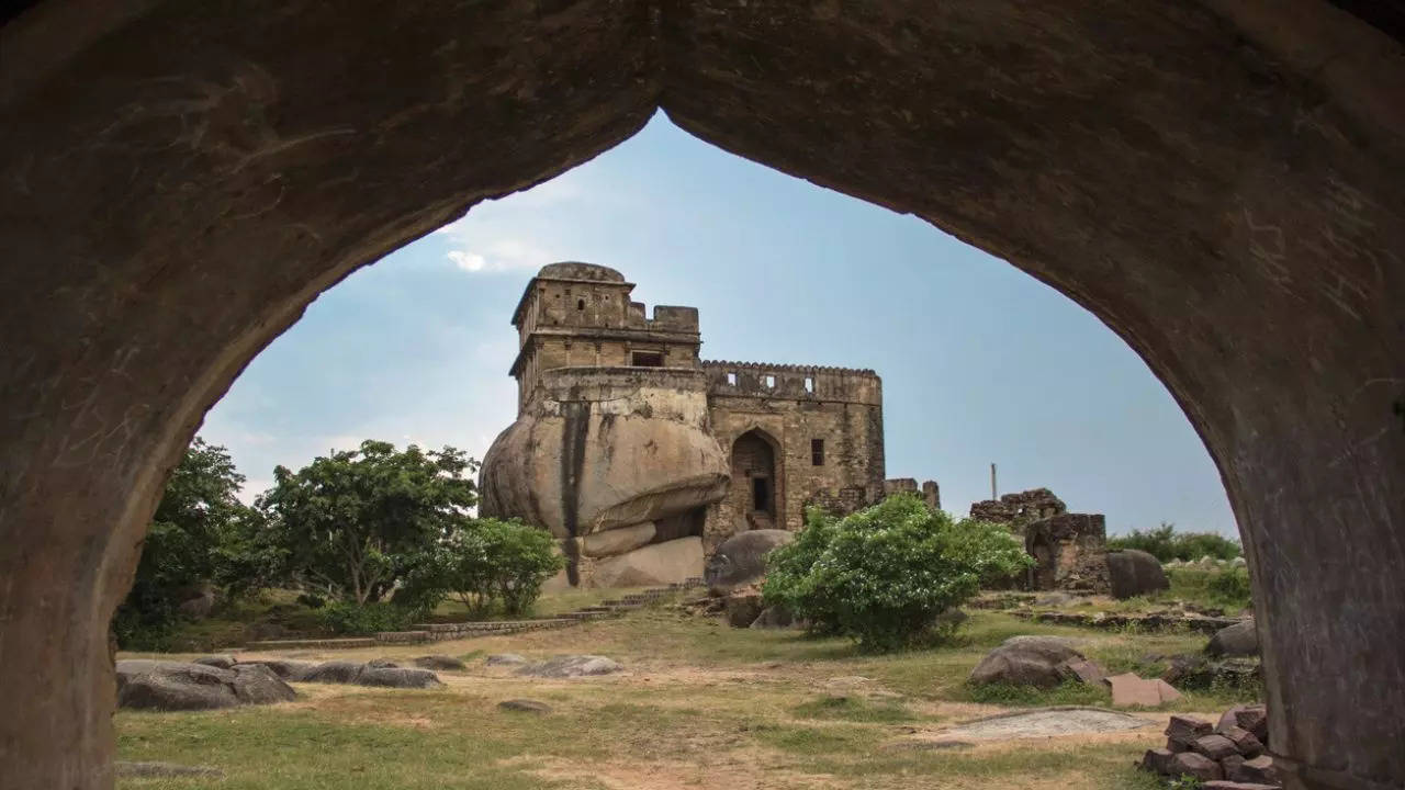 Madan Mahal palace in Jabalpur. Credit: iStock