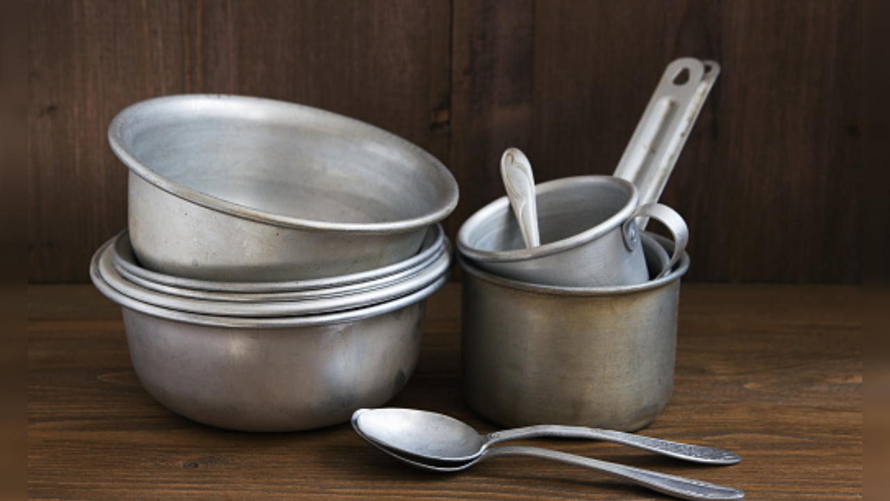 4 easy cleaning tips to clean aluminium utensils