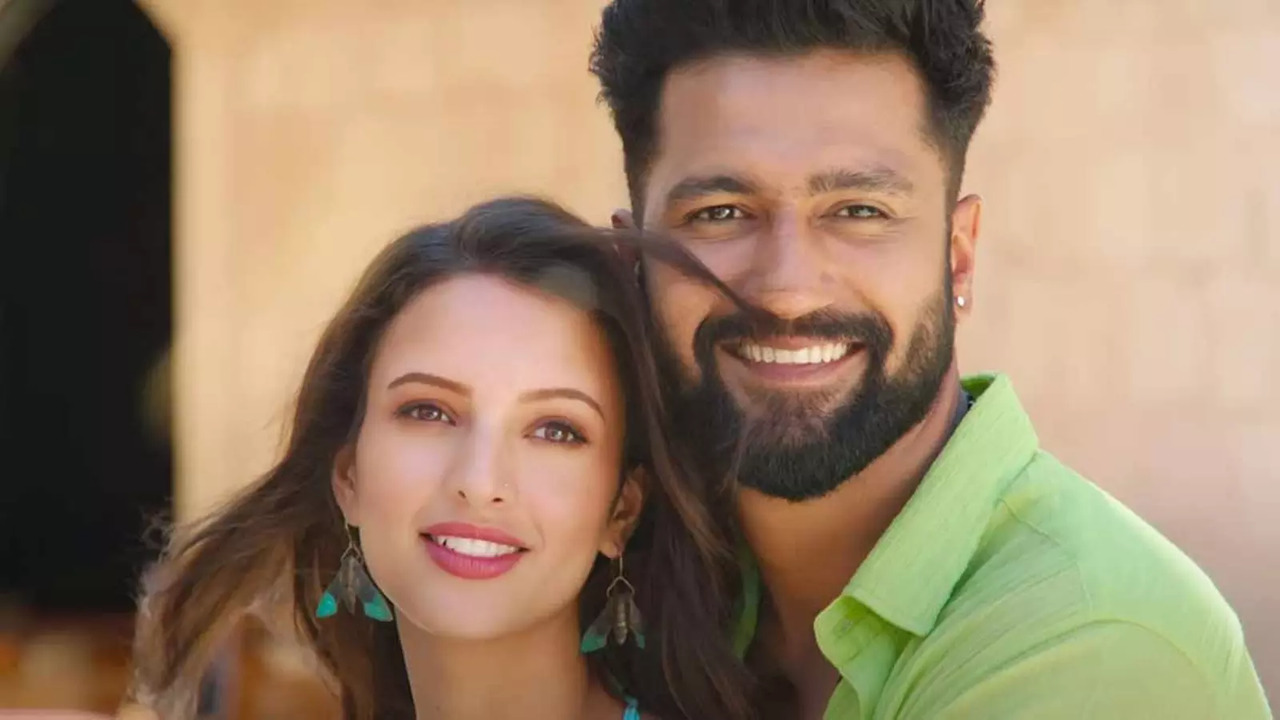 Bad Newz Box Office Collection Day 13: Vicky Kaushal and Triptii Dimri in a still.