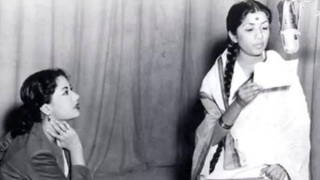 Meena Kumari Birthday Special: When Lata Mangeshkar Spoke About Bonding With Legendary Actress