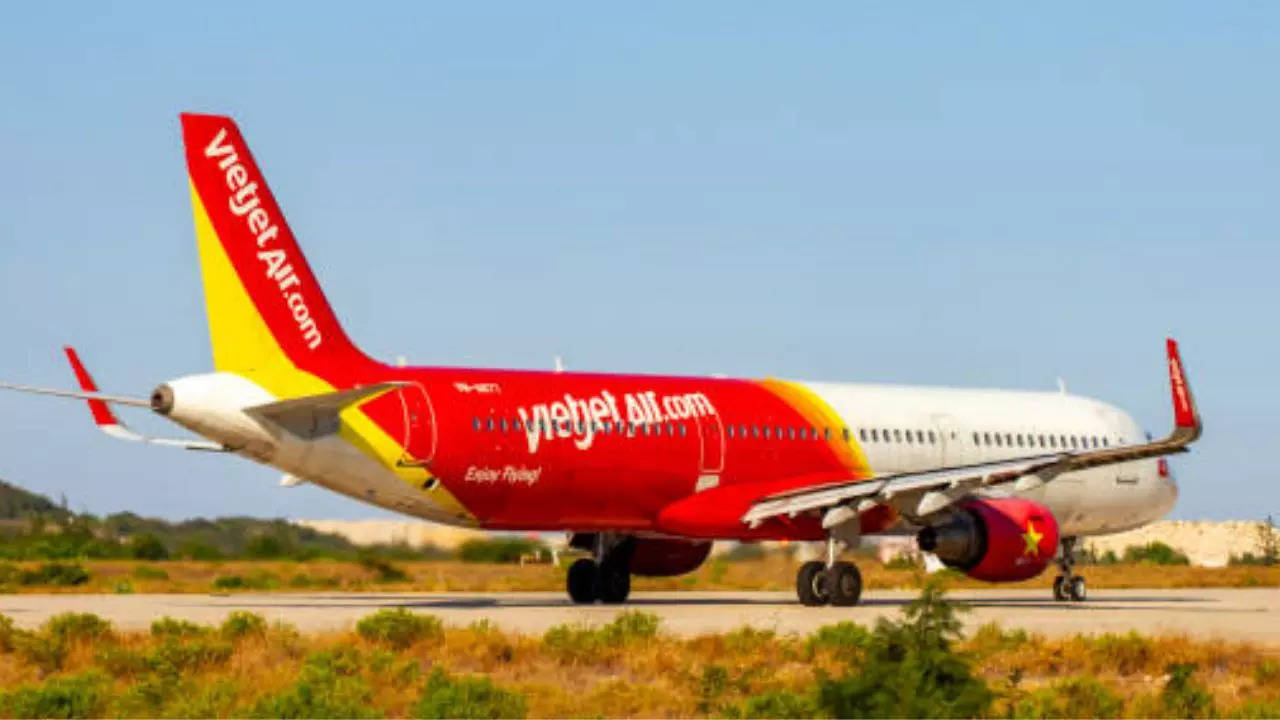 vietjet airline announces direct flights between ahmedabad and da nang