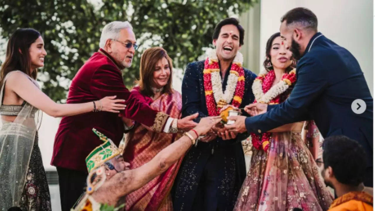 Vijay Mallya Appears in Latest Pictures from Son Sidhartha's Indian Wedding Ceremony