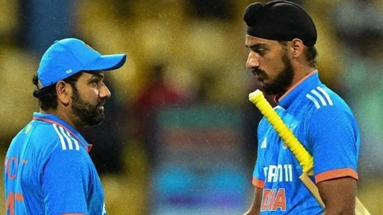 Rohit Sharma's Death Stare To Arshdeep Singh Following Brain Fade Moment In 2nd ODI Invites Meme Fest