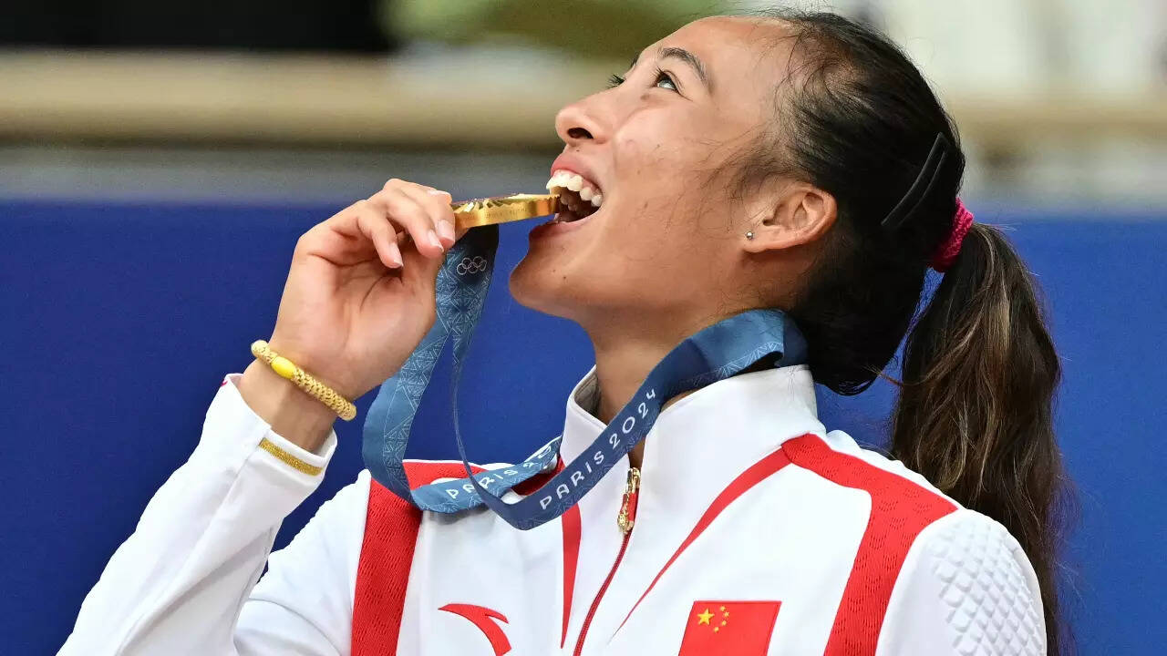 Zheng Qinwen Scripts History At Paris 2024 Olympics, Becomes First Chinese  Tennis Player To... | Times Now
