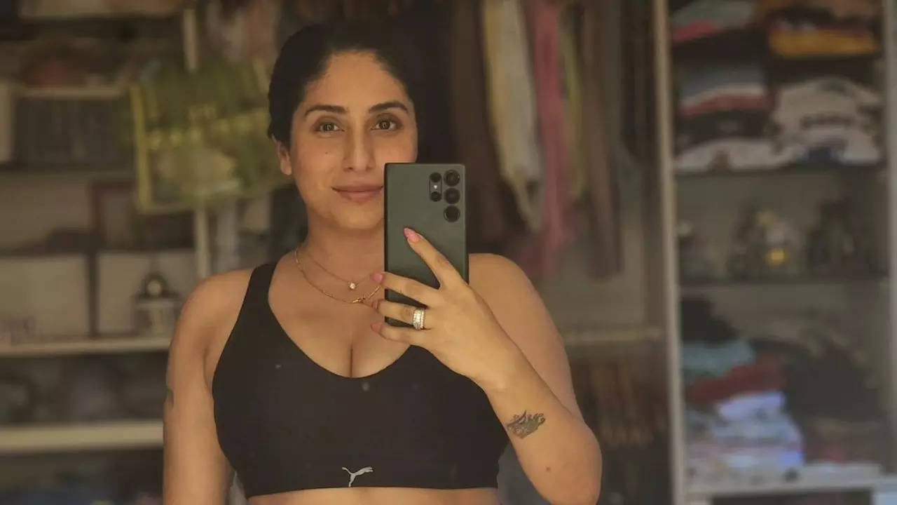 BB OTT 1’s Neha Bhasin On Her Struggle With Personality Disorder: ‘I Am In Pain, Nervous System Feels Broken’