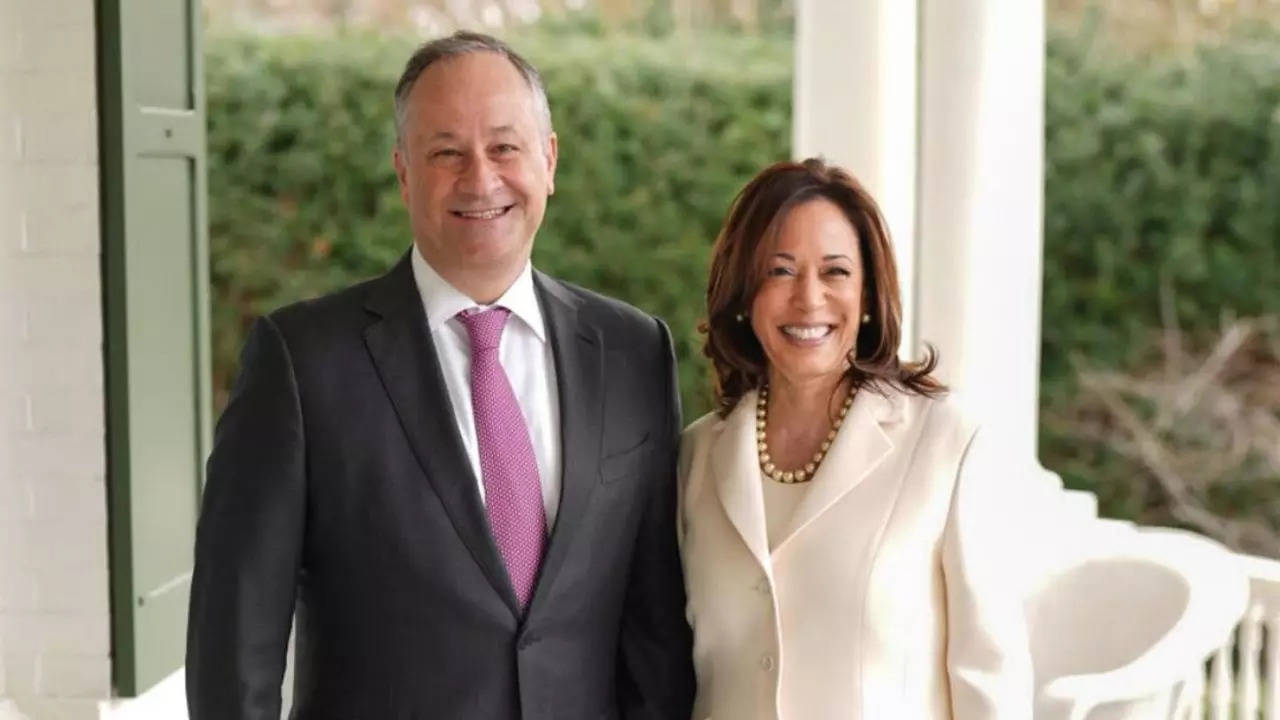 Kamala Harris' Spouse Takes Responsibility For Cheating On His First Wife; Learn How Accountability Can Minimise Damage