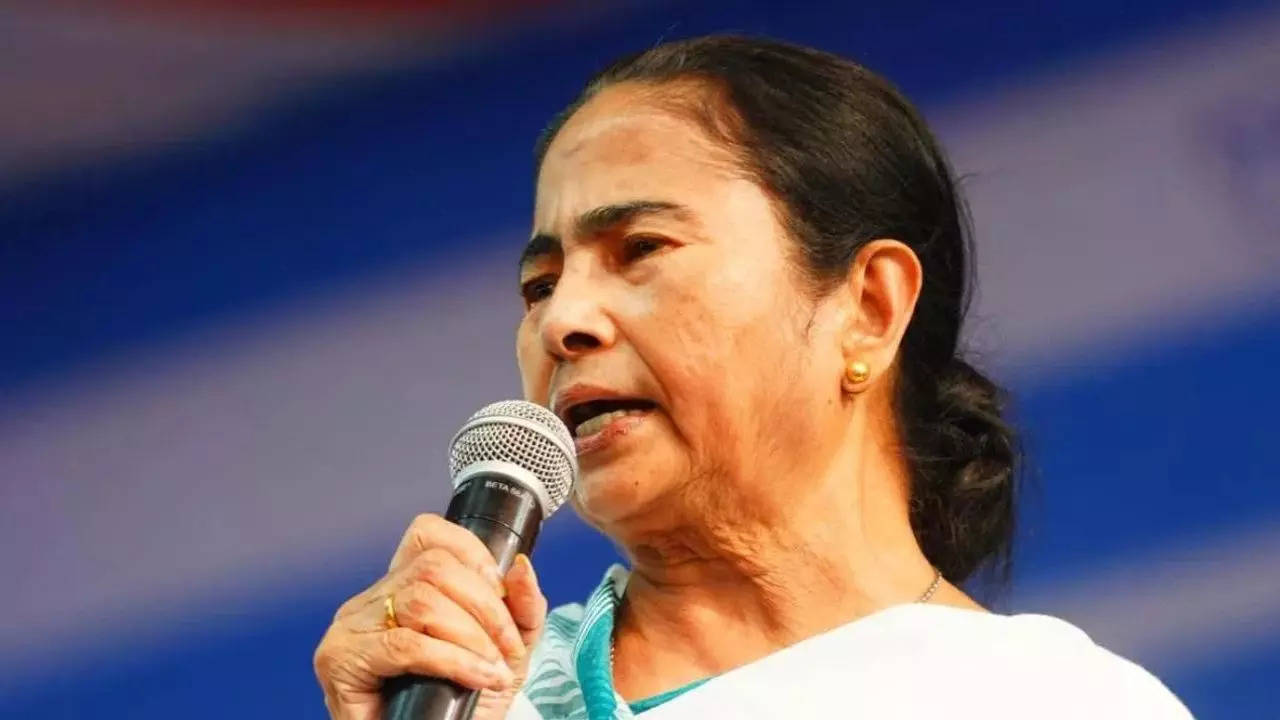 Mamata Banerjee walks out from niti aayog meeting says she was allotted only 5 mins to speak