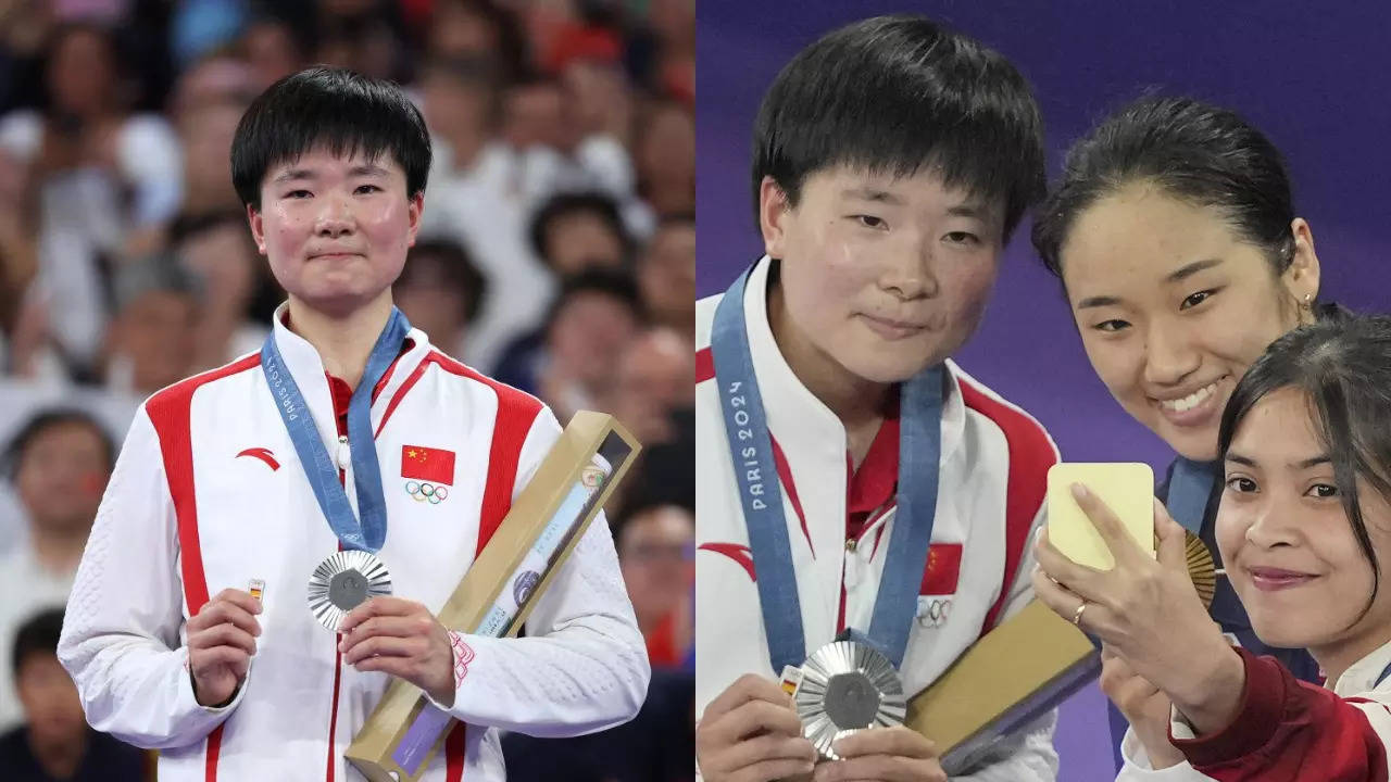 He Bing Jiao's glorious gesture for Carolina Marin wins the internet.