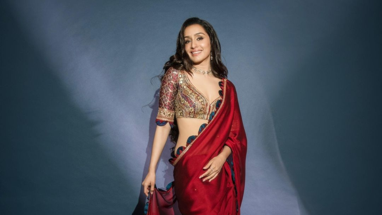 Shraddha Kapoor's new red saree for promotions