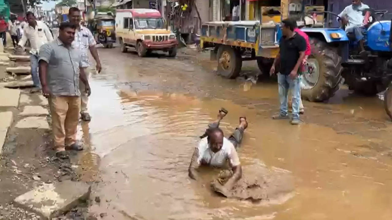 ವಿನೂತನ ಪ್ರತಿಭಟನೆ