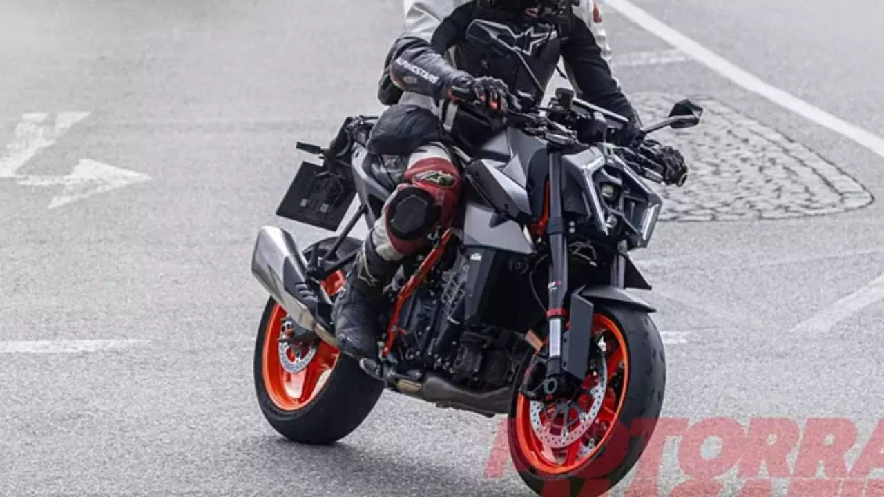 KTM 990 Duke Spy Times Drive