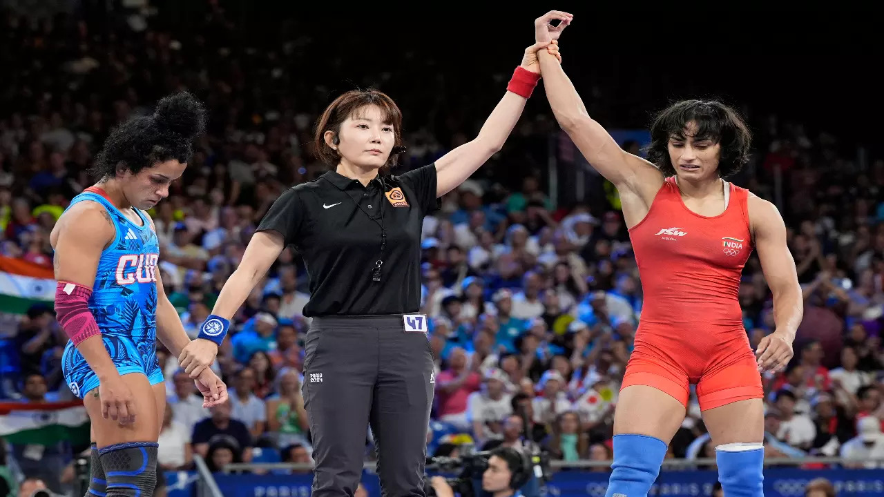 Wrestler Vinesh Phogat Creates History, Confirms India's 4th Medal At