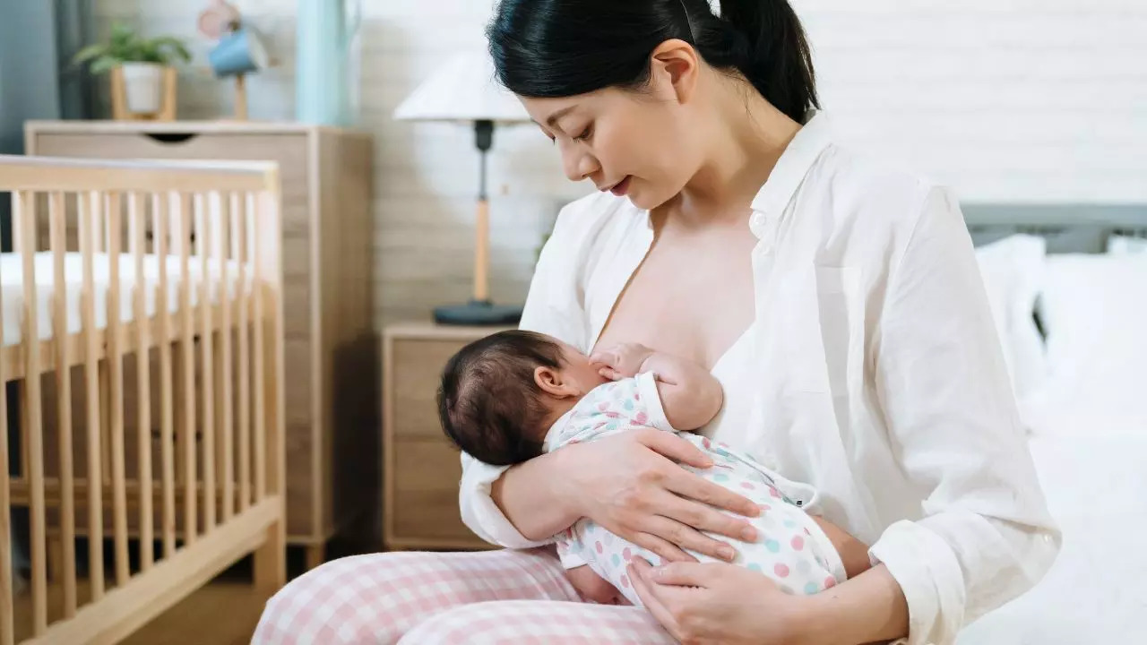 Here's How Prolonged Breastfeeding Benefits The Child Later In Life