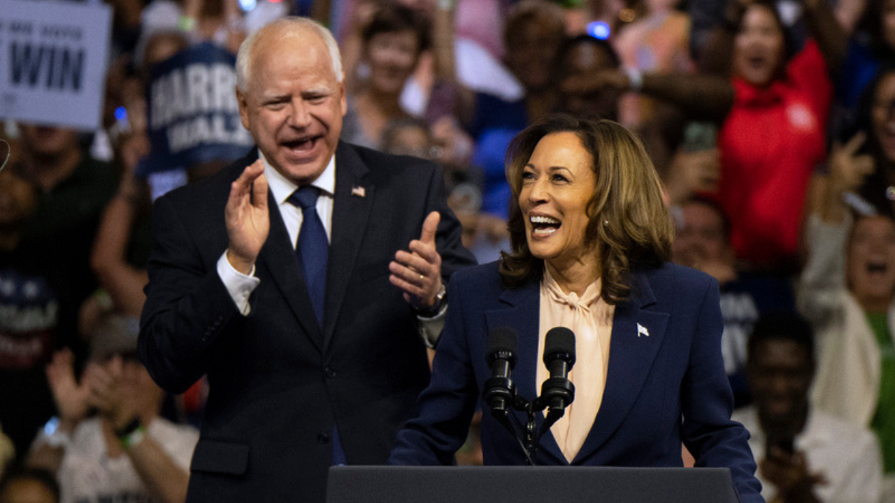 Tim Walz Kamala Harris - AP (1)