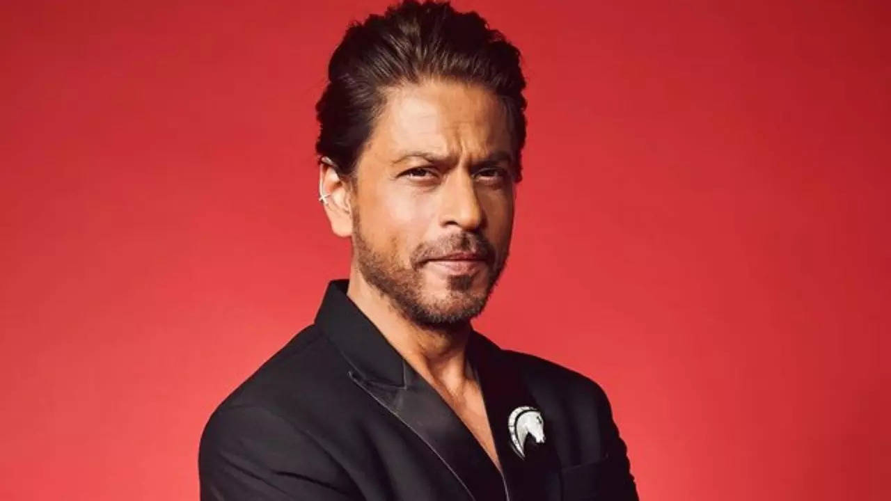 Journalist Reveals How Shah Rukh Khan Came To Rescue, Sent Car To Vashi To Drop Her