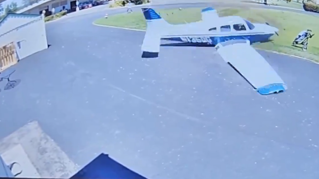 Plane Narrowly Misses Man After Crashing On US Golf Course