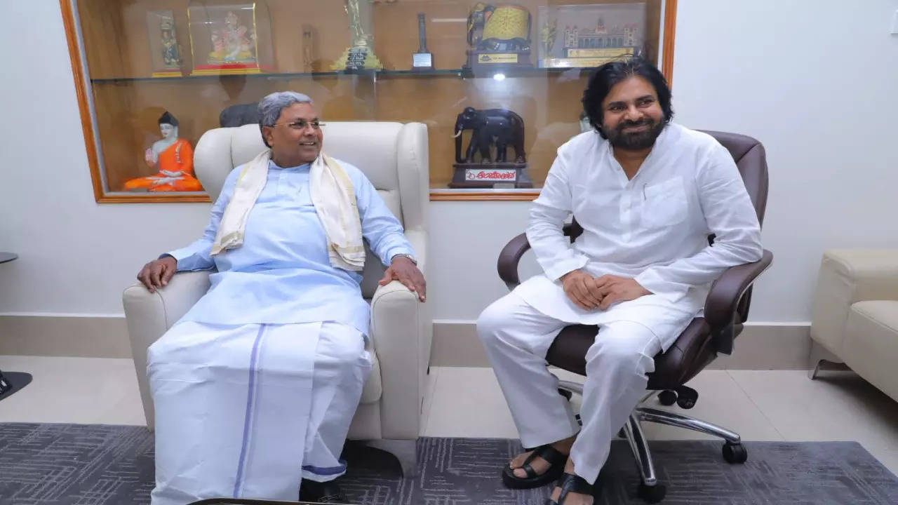 pawan kalyan meets siddaramaiah